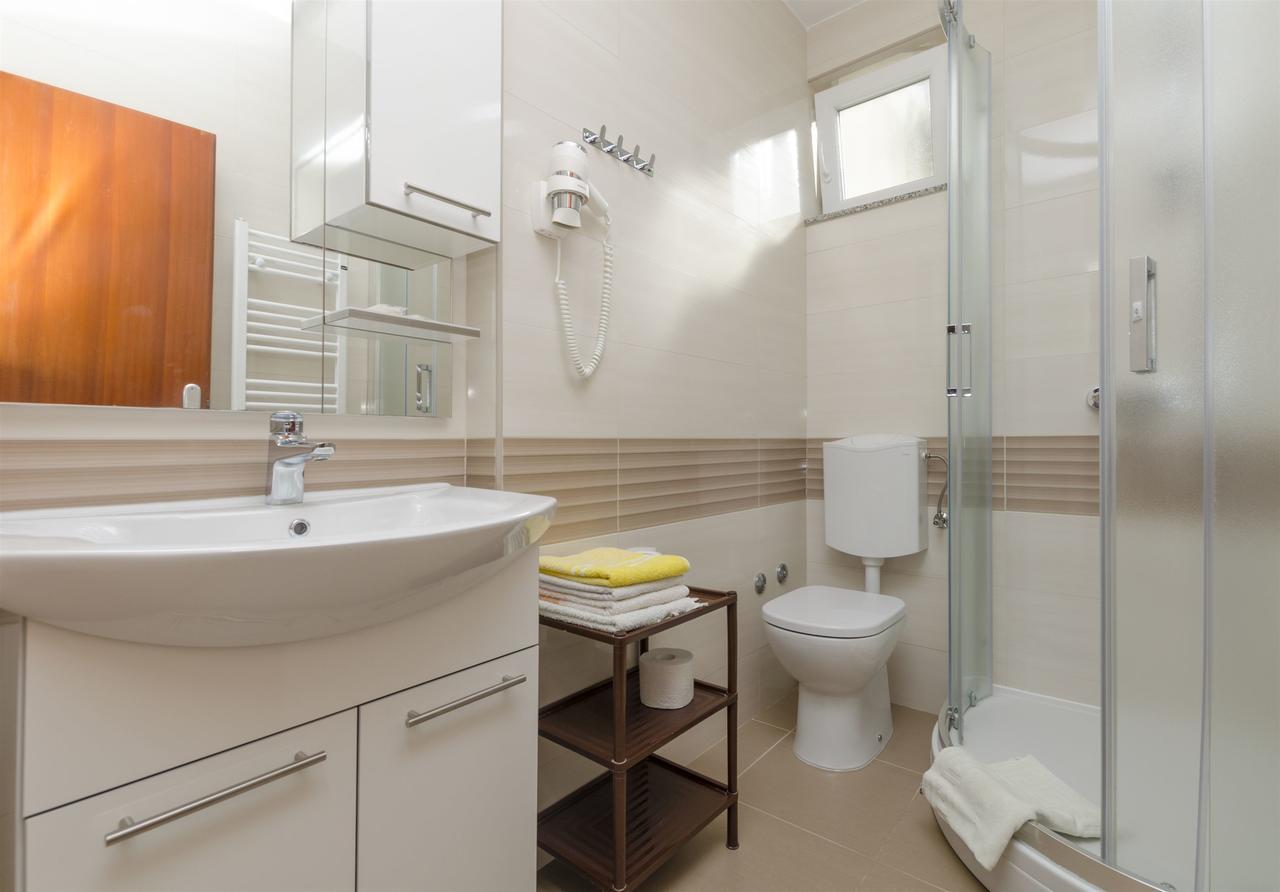 Apartments Karmela Primošten المظهر الخارجي الصورة
