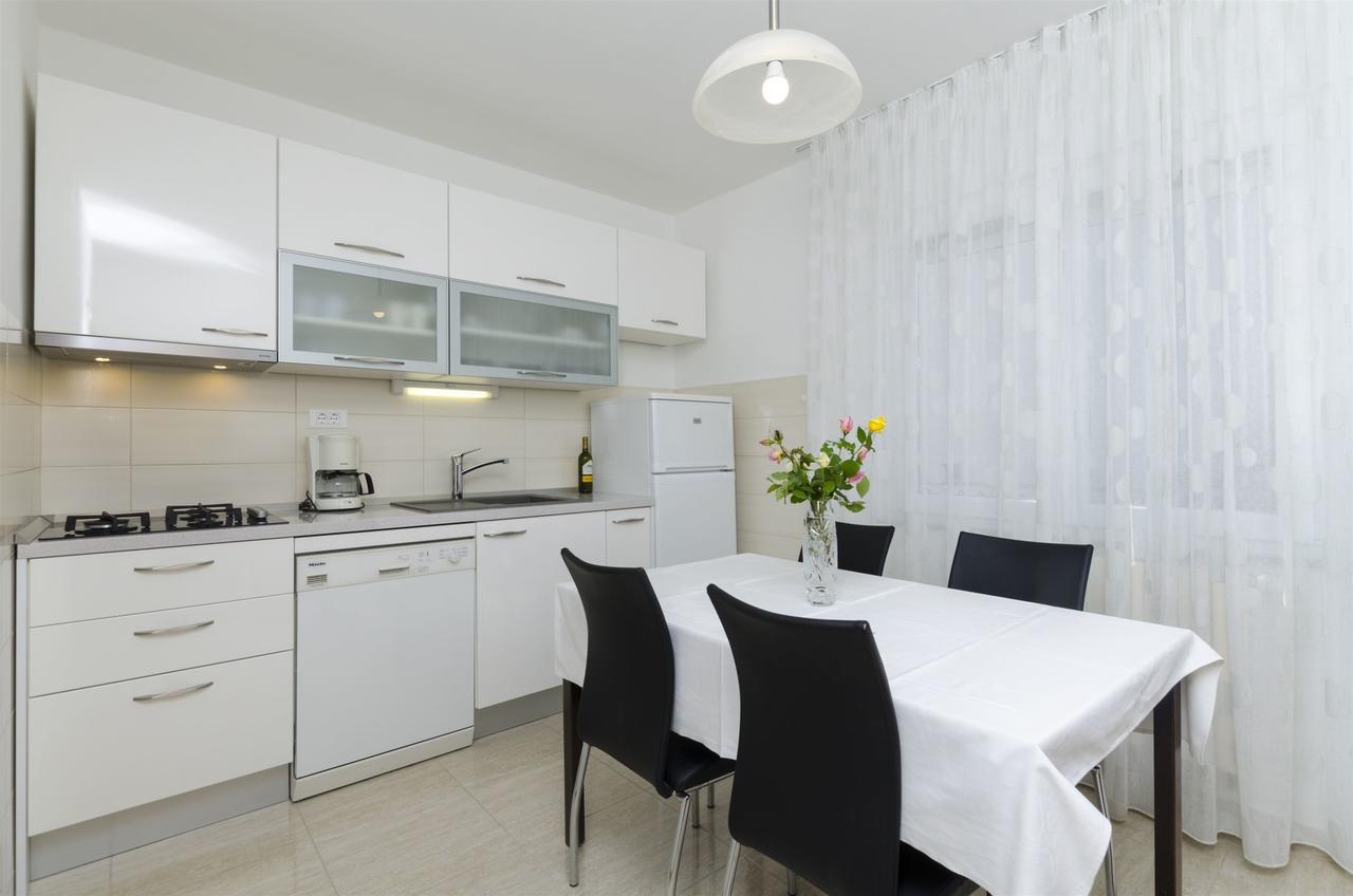 Apartments Karmela Primošten المظهر الخارجي الصورة