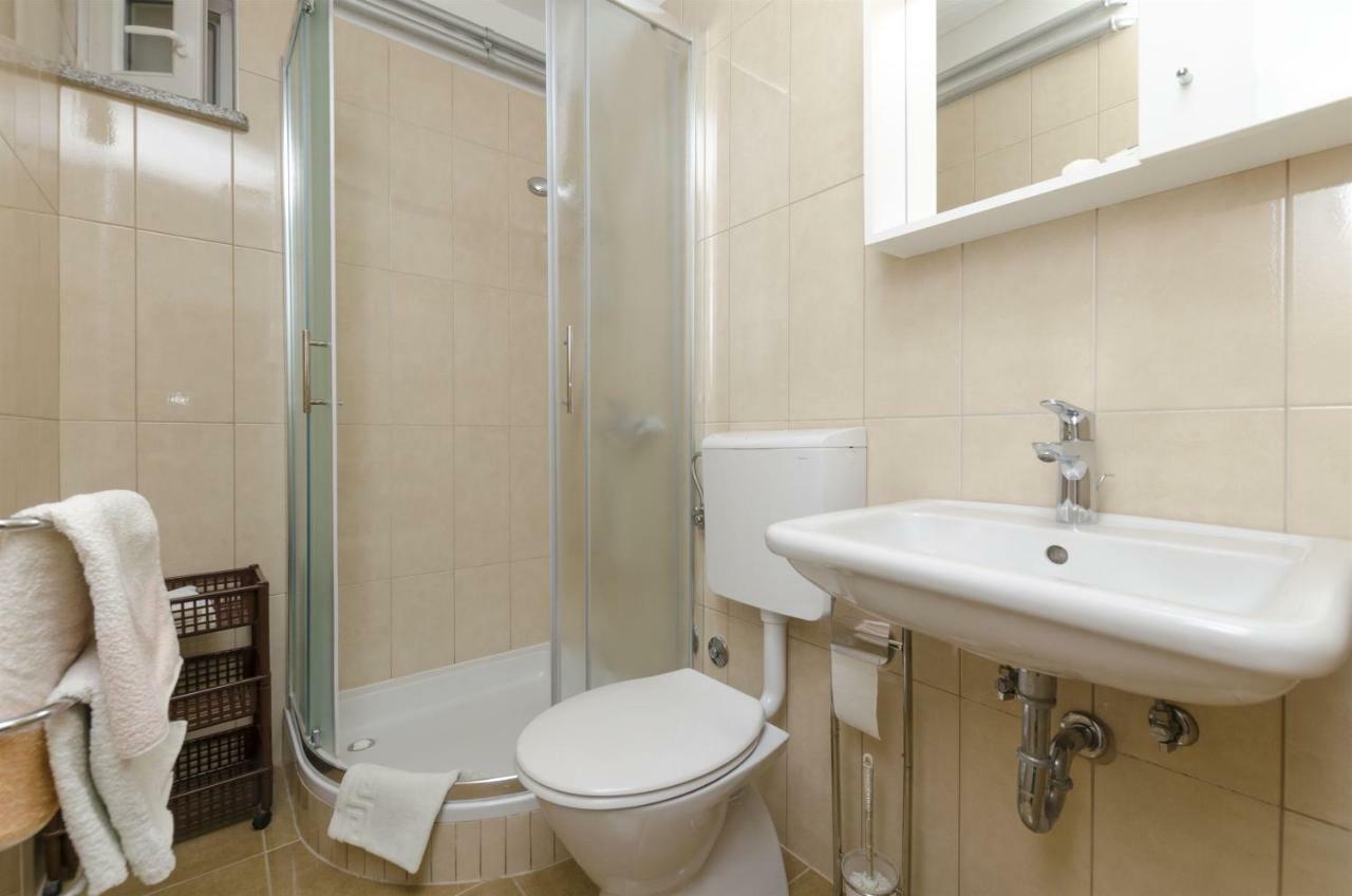 Apartments Karmela Primošten المظهر الخارجي الصورة